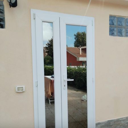 B&B Civitavecchia La Casetta Con Giardino Buitenkant foto